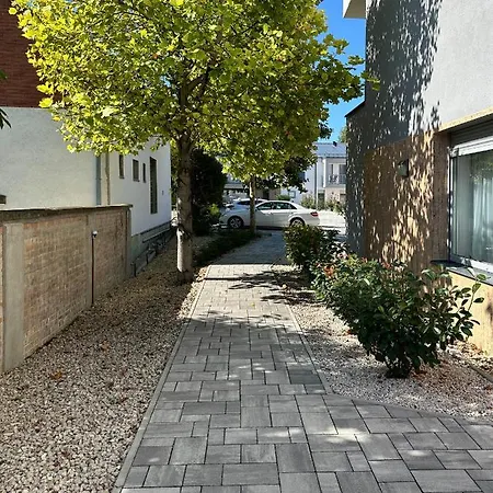 Linden Apartman 107 Glamour (Adults Only) Mosonmagyarovar Exterior photo