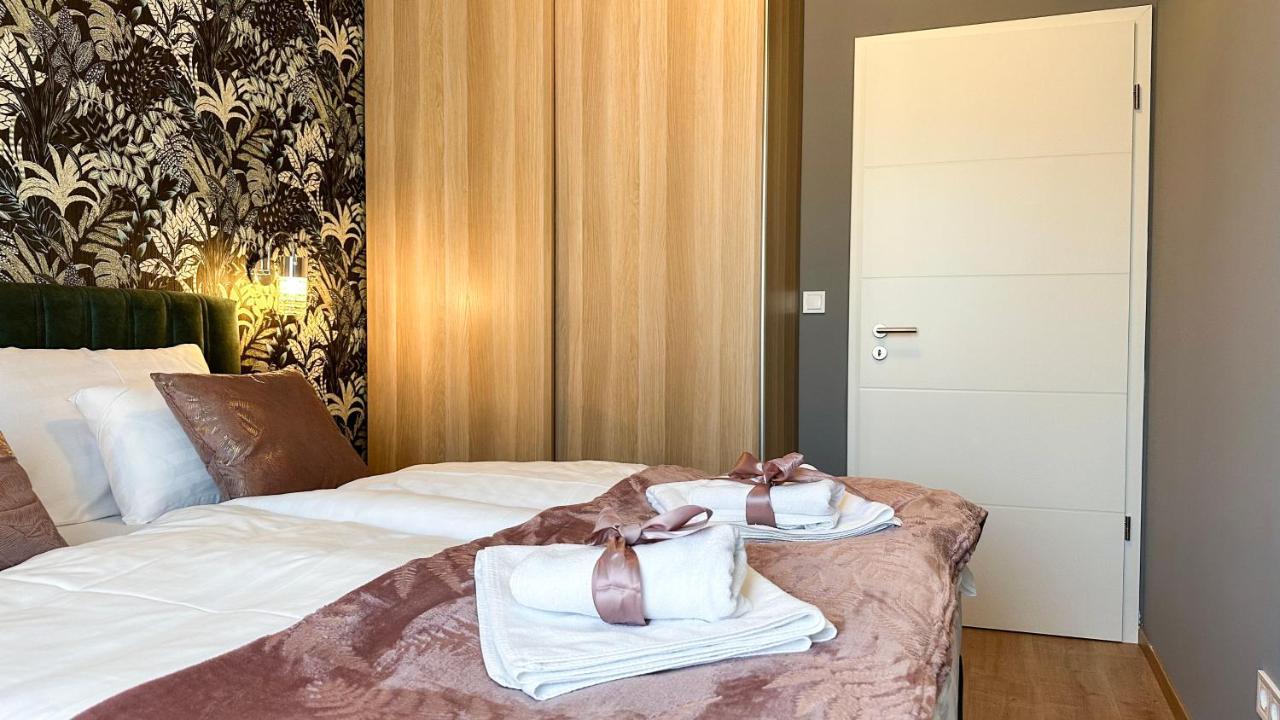 Linden 107 Glamour (adults Only) * Mosonmagyaróvár