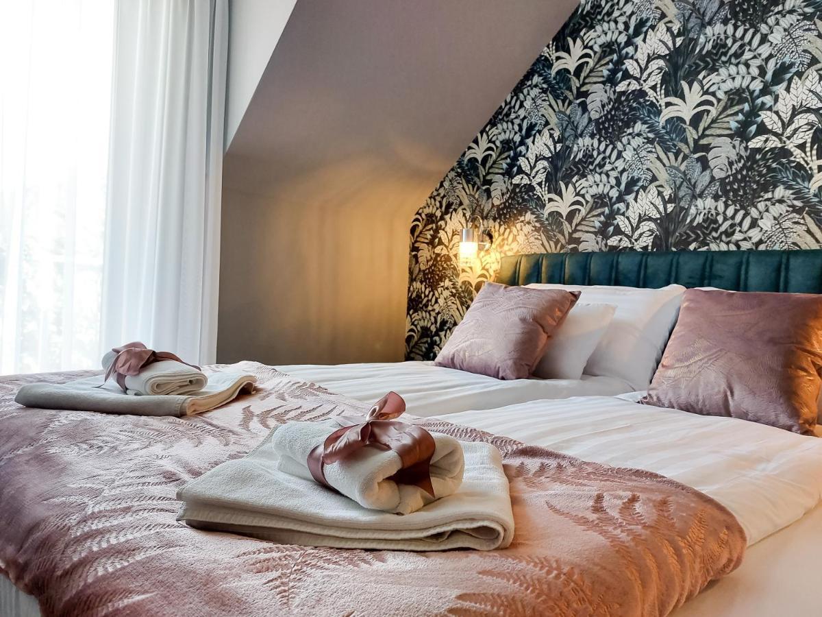 Linden 107 Glamour (adults Only) * Mosonmagyaróvár